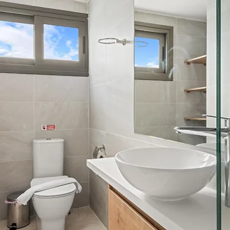 Serenity Waves 11 * Larnaca