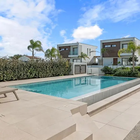 Serenity Waves 11 * Λάρνακα