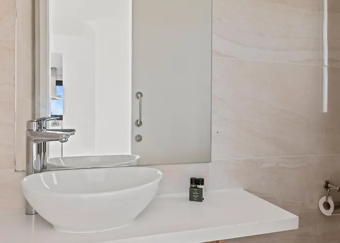 Serenity Waves 11 Λάρνακα