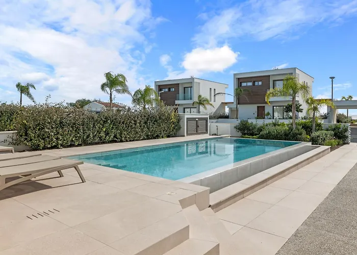 Serenity Waves 11 * Λάρνακα