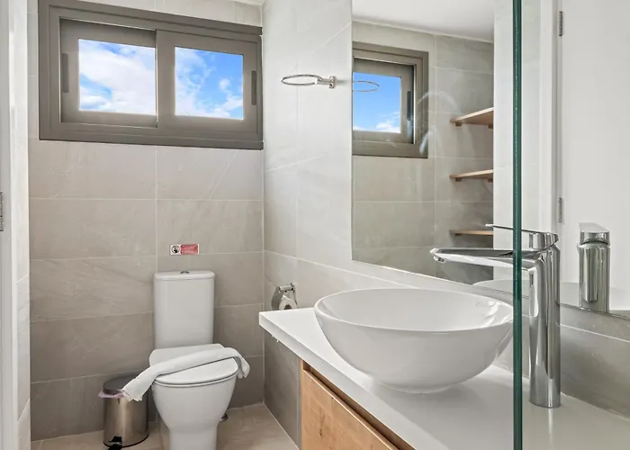 Serenity Waves 11 * Larnaca