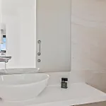 Serenity Waves 11 Lárnaca