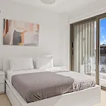 Villa Serenity Waves 11 *